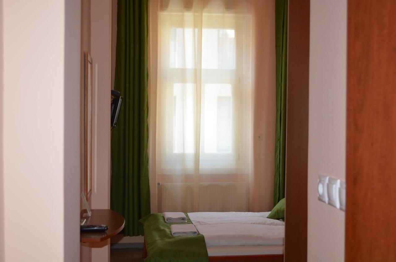 Holdfenyszallas Bed and Breakfast Szeged Eksteriør billede